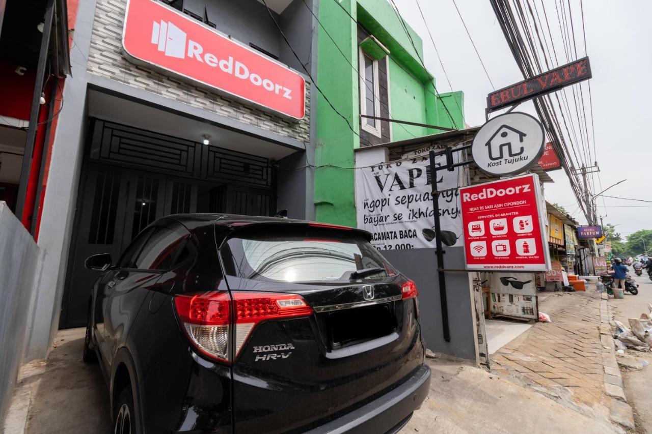 Reddoorz Near Rs Sari Asih Cipondoh Hotel Tangerang Bagian luar foto