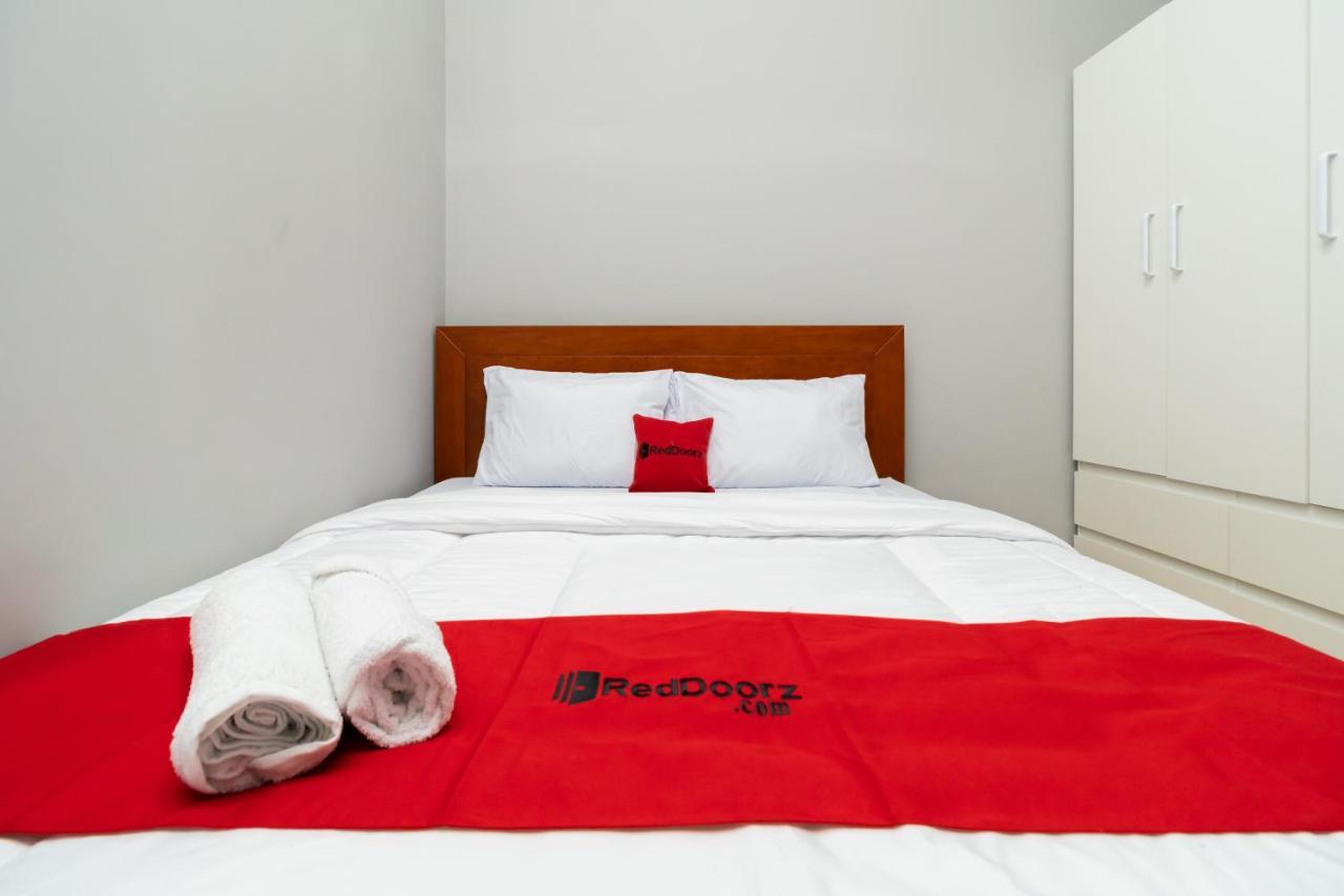 Reddoorz Near Rs Sari Asih Cipondoh Hotel Tangerang Bagian luar foto